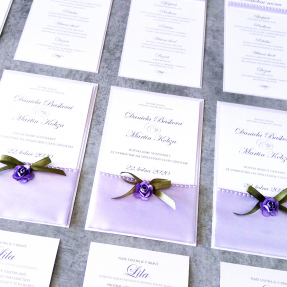 Svatební oznámení v barvě lila
