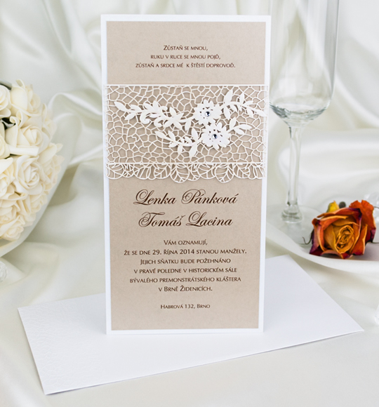 Svatební oznámení –  karta s laserovanou krajkovou.